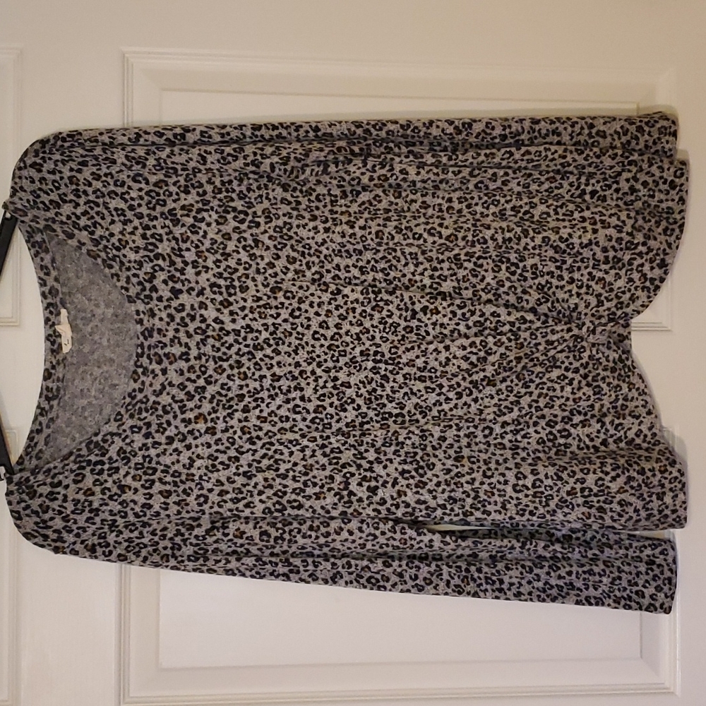 Jane and Delancey leopard print top